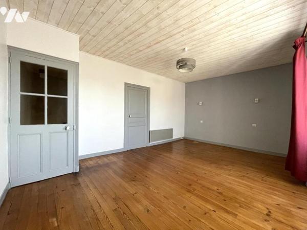 Maison d'habitation en centre ville avec dépendance et terrain non attenant.