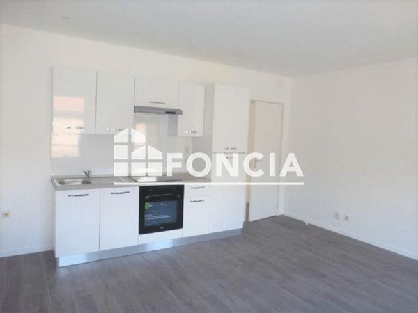 Location Appartement 2 pièces 40.4 m² - 15 RUE VICTOR BASCH Roanne 42300