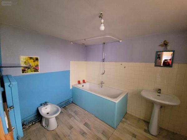 Maison à vendre à Cloyes-les-Trois-Rivières dans l'Eure-et-Loir (28220), ref : JS/950   
Centre ville