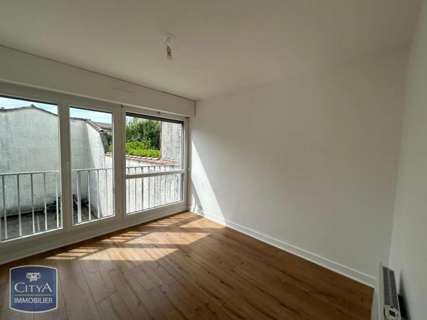 Appartement à louer 2 pièces 32.6m² Bordeaux (33000)