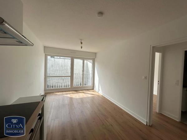 Appartement à louer 2 pièces 32.6m² Bordeaux (33000)