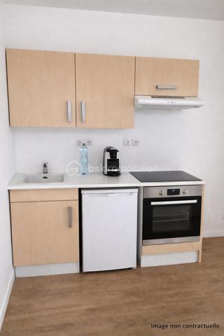 Situé dans le secteur recherché de Saint-Germain-en-Laye – Bel Air, découvrez ce studio de 30,73 m² Loi Carrez, idéal pour un premier achat, un pied-à-terre ou un investissement locatif.

L’appartement offre une pièce de vie agréable et fonctionnelle avec cuisine ouverte, ainsi qu’une salle d’eau avec WC.

Vous bénéficierez également d’un espace extérieur et d’une place de stationnement en sous-sol, un véritable atout dans le secteur.

Un emplacement recherché

Le bien bénéficie d’un environnement pratique et résidentiel, à proximité des commerces, écoles et transports.

La proximité du Tram 13 – station Fourqueux – Bel Air permet de rejoindre facilement les différentes communes de l’ouest parisien ainsi que les correspondances vers Saint-Germain-en-Laye et le RER A.

Les atouts
30,73m² Loi Carrez
Studio fonctionnel grand séjour 
Cuisine ouverte
Extérieur
Parking en sous-sol
Quartier recherché de Bel Air
Proximité des commerces et transports
Idéal investissement locatif ou premier achat

Prix de vente : 187 000 € HAI.

Pour plus d’informations ou pour organiser une visite, contactez Laurène Finck – Mandataire indépendante BSK Immobilier.