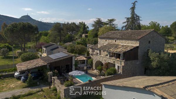 Bergerie de caractère rénovée du XVIIIème siècle avec vue,piscine et carport