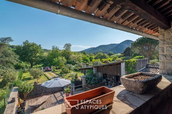 Bergerie de caractère rénovée du XVIIIème siècle avec vue,piscine et carport