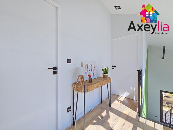 A VENDRE - ROANNE - LOFT AVEC 3 CHAMBRES, TERRASSE ET GARAGE