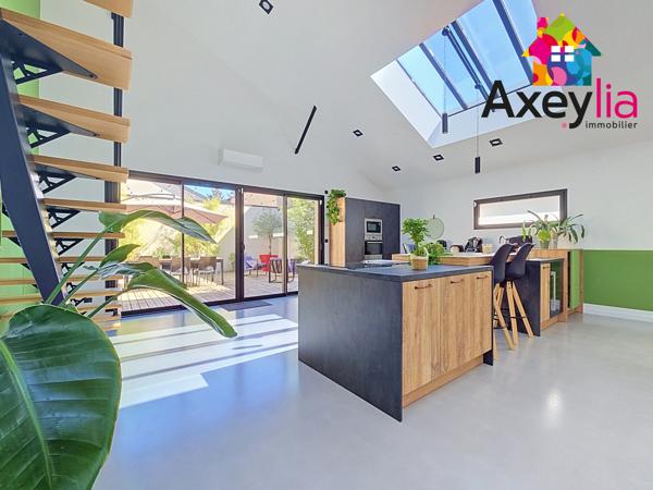 A VENDRE - ROANNE - LOFT AVEC 3 CHAMBRES, TERRASSE ET GARAGE