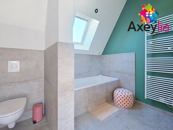 A VENDRE - ROANNE - LOFT AVEC 3 CHAMBRES, TERRASSE ET GARAGE