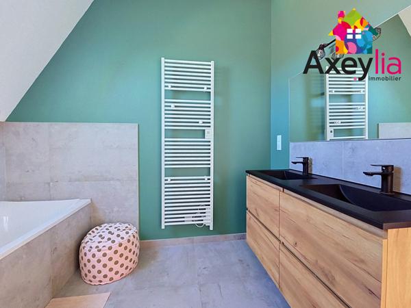 A VENDRE - ROANNE - LOFT AVEC 3 CHAMBRES, TERRASSE ET GARAGE