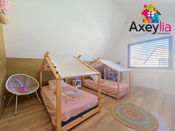 A VENDRE - ROANNE - LOFT AVEC 3 CHAMBRES, TERRASSE ET GARAGE