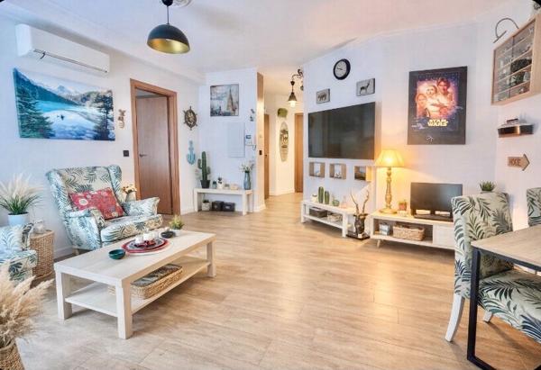 T2 Centre Ville - 500 mètres de la plage - Terrasse - Garage