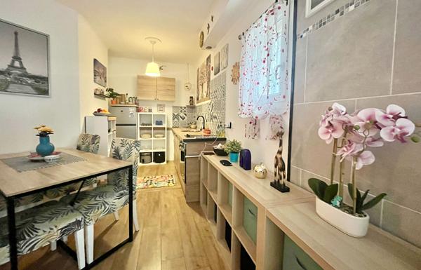 T2 Centre Ville - 500 mètres de la plage - Terrasse - Garage