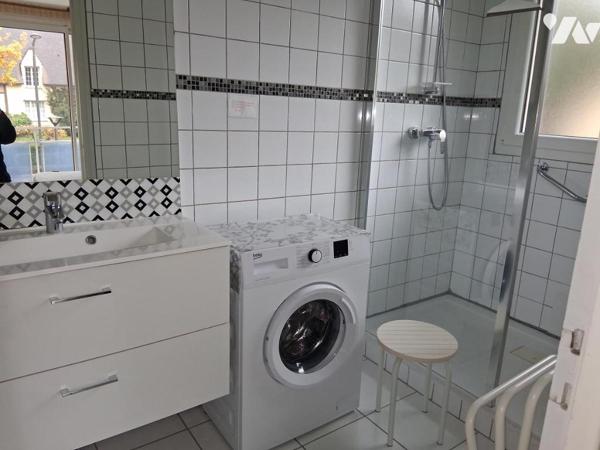 DEUX PIECES, CAVE et GARAGE