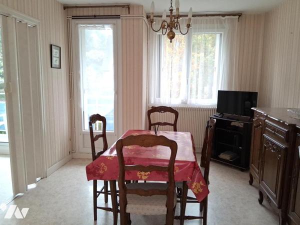 DEUX PIECES, CAVE et GARAGE