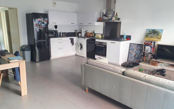 Appartement à vendre    3 pièces • 65,40 m2 Marseille 12