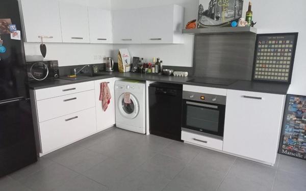 Appartement à vendre    3 pièces • 65,40 m2 Marseille 12