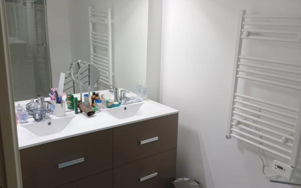 Appartement à vendre    3 pièces • 65,40 m2 Marseille 12