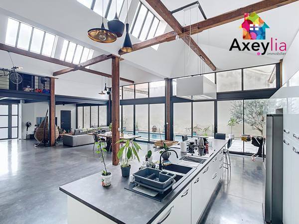 Roanne (42300) A VENDRE - ROANNE - LOFT HORS COPROPRIÉTÉ DE 240M2 AVEC 4 CHAMBRES, COUR, PISCINE, TERRASSE, GARAGE ET DÉPENDA