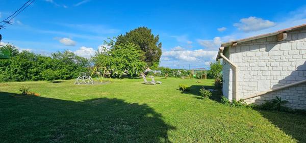 Maison à vendre    3 pièces •  La Roche-Rigault