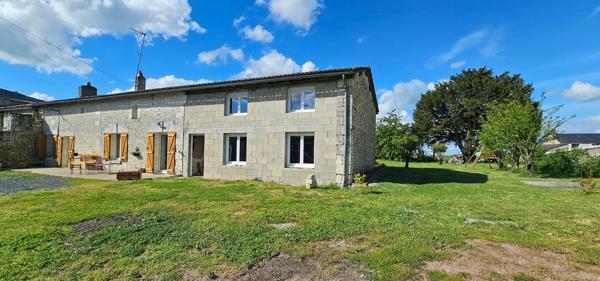 Maison à vendre    3 pièces •  La Roche-Rigault