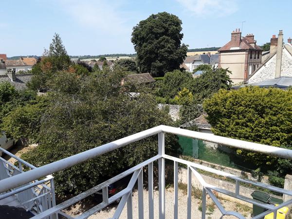 Exclusivite a Pacy Sur Eure - Charme et calme en centre-ville - terrasse et box prive