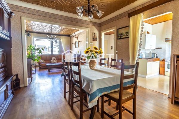 Le calme d’une impasse pour une grande maison familiale