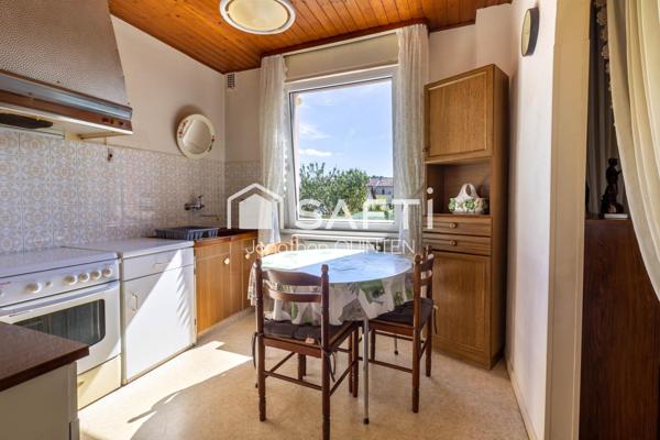 Le calme d’une impasse pour une grande maison familiale