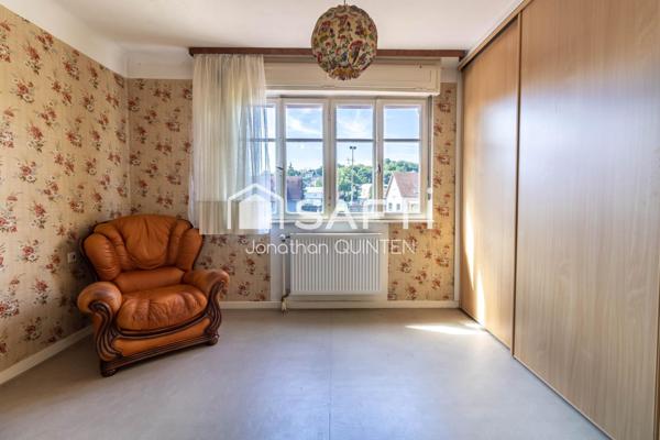 Le calme d’une impasse pour une grande maison familiale