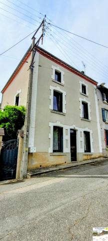 PANISSIERES Centre-ville Maison de ville avec jardin pour résidence principale ou secondaire
