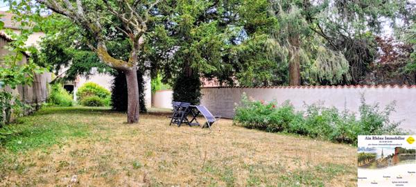 PANISSIERES Centre-ville Maison de ville avec jardin pour résidence principale ou secondaire