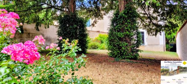 PANISSIERES Centre-ville Maison de ville avec jardin pour résidence principale ou secondaire