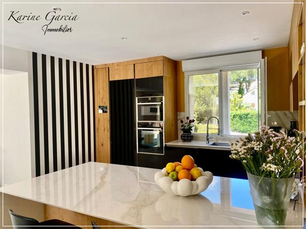 Sanary Sur Mer - LA CRIDE  Appartement 4 pièce(s) 103 m2 avec jardin privatif - garage et parking privatif