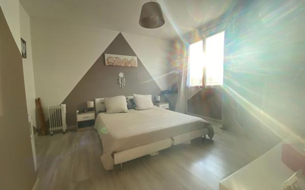 Maison à vendre    5 pièces •  Dornes