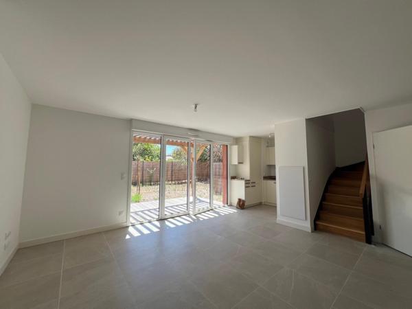 Capeyron maison de ville neuve avec jardin