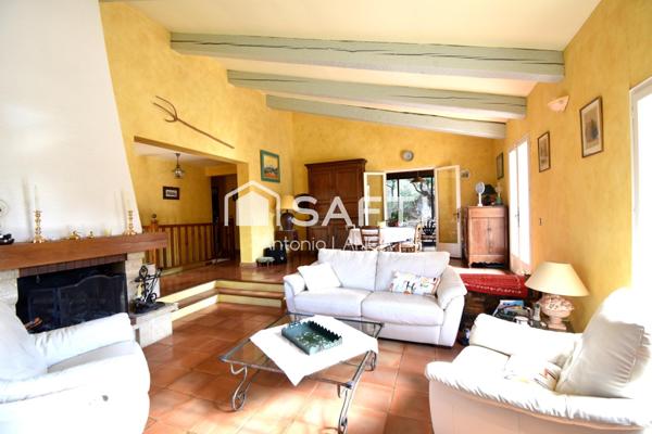 À vendre – Maison familiale avec piscine et dépendance à Ventabren (13122)