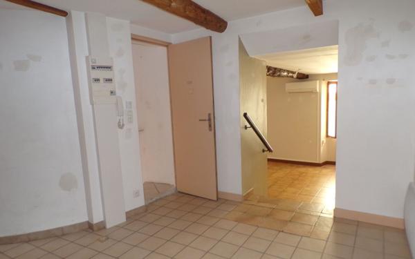 Appartement à vendre    2 pièces • 33,84 m2 La Tour-d'Aigues