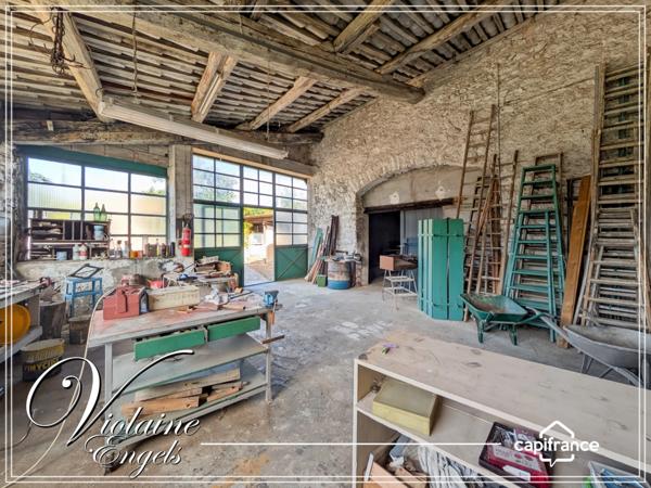 Grande maison familiale avec dépendances, piscine et vaste atelier à Pépieux (Aude – Minervois)