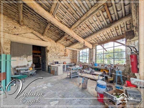 Grande maison familiale avec dépendances, piscine et vaste atelier à Pépieux (Aude – Minervois)