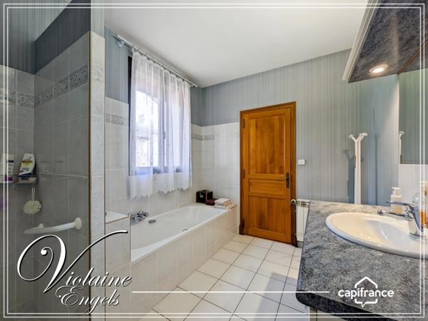 Grande maison familiale avec dépendances, piscine et vaste atelier à Pépieux (Aude – Minervois)