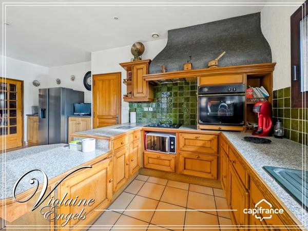 Grande maison familiale avec dépendances, piscine et vaste atelier à Pépieux (Aude – Minervois)