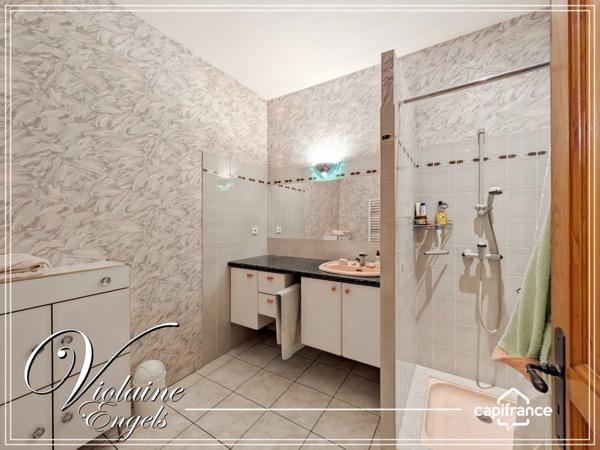 Grande maison familiale avec dépendances, piscine et vaste atelier à Pépieux (Aude – Minervois)