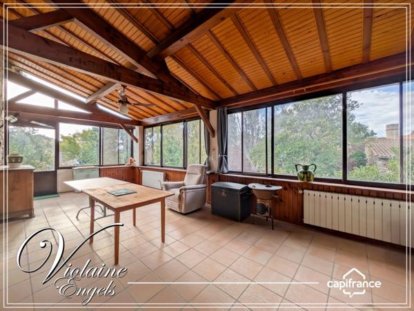 Grande maison familiale avec dépendances, piscine et vaste atelier à Pépieux (Aude – Minervois)