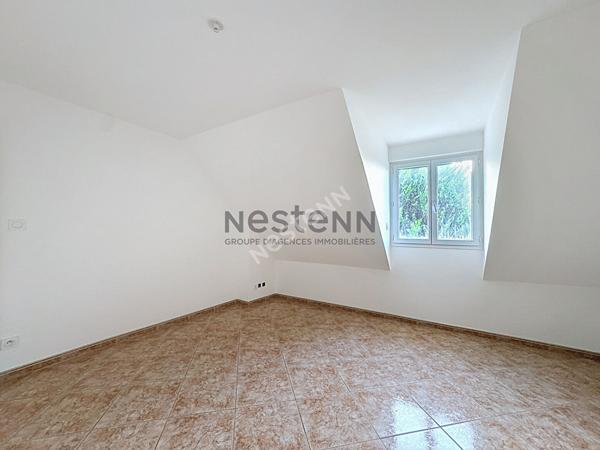 Maison à vendre à Segré d'environ 167m2 composée de 5 chambres, dont une au rez-de-chaussée, et un terrain de 1000m2