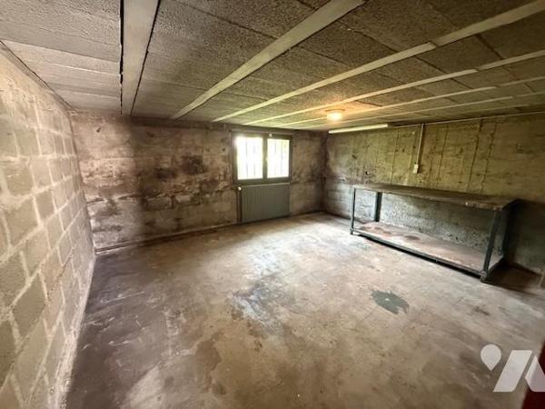 ENTRE LISIEUX ET ORBEC VALORBIQUET ST CYR DU RONCERAY SPACIEUX PAVILLON LUMINEUX SUR SOUS-SOL