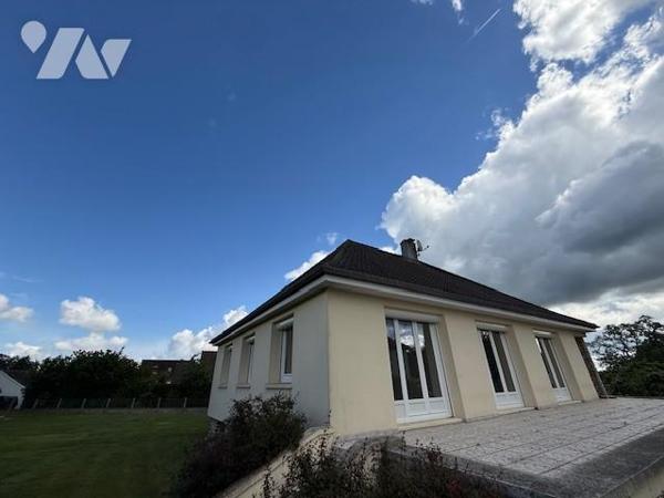 ENTRE LISIEUX ET ORBEC VALORBIQUET ST CYR DU RONCERAY SPACIEUX PAVILLON LUMINEUX SUR SOUS-SOL