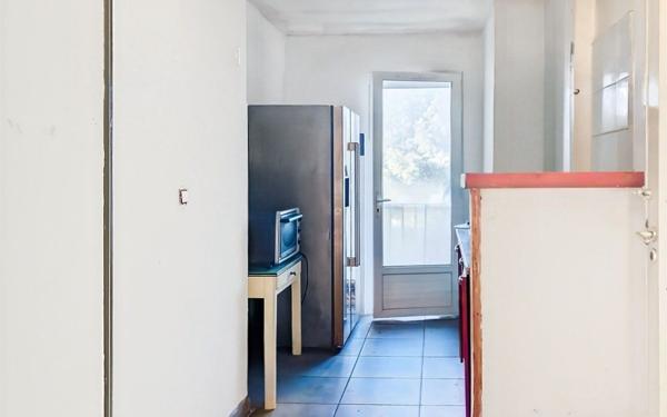 Appartement à vendre    2 pièces • 40 m2 Marseille 15