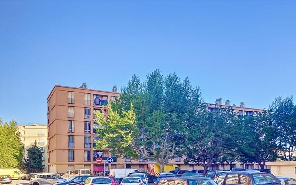 Appartement à vendre    2 pièces • 40 m2 Marseille 15