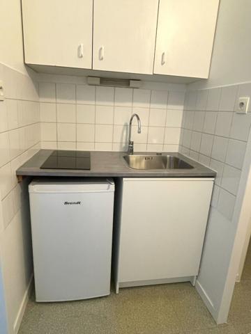 SECTEUR PLACE NEY - STUDIO NON MEUBLE - Disponible de suite