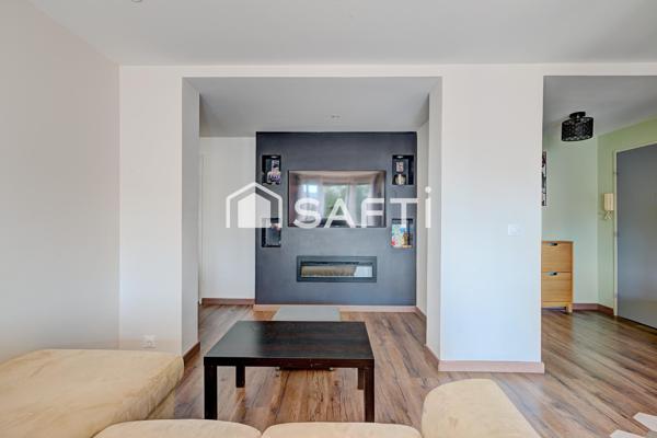 Appartement 3 pièces en parfait état avec stationnement