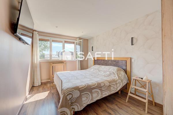 Appartement 3 pièces en parfait état avec stationnement