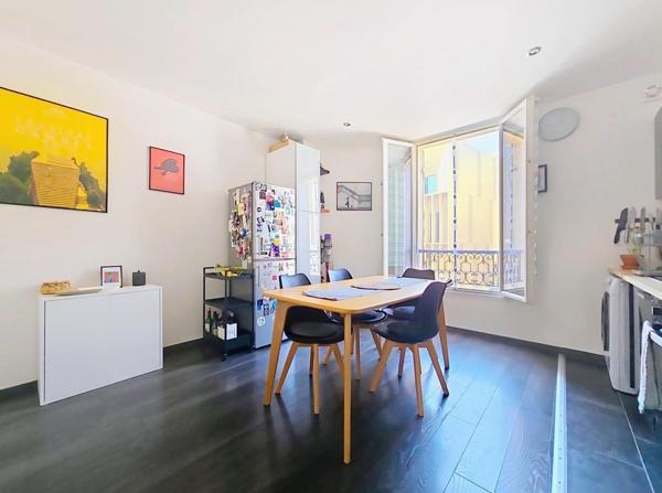 Appartement 3 pièces au pied du métro